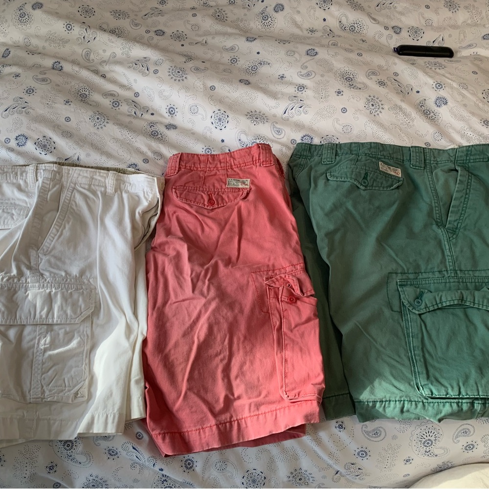 IZOD Three Pair of Men’s Cargo Shorts Size 36 American Living White Red Green